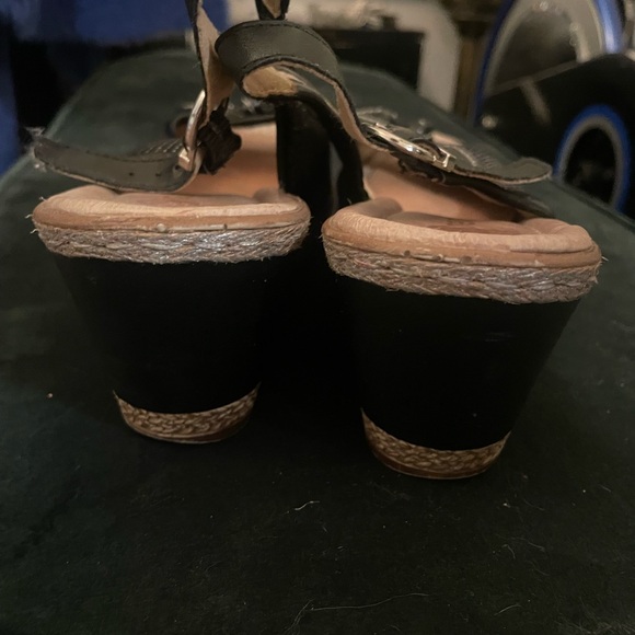 Wedge sandal - Picture 3 of 6